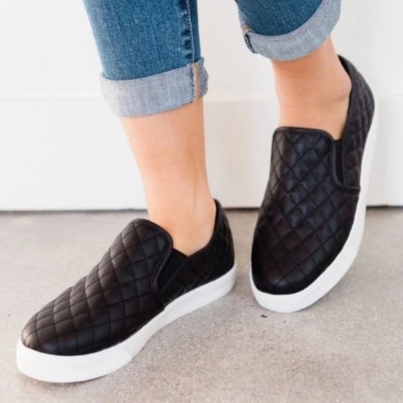 Comfy black Vegan Leather Quilted Slip on Sneakers - Picture 6 of 6